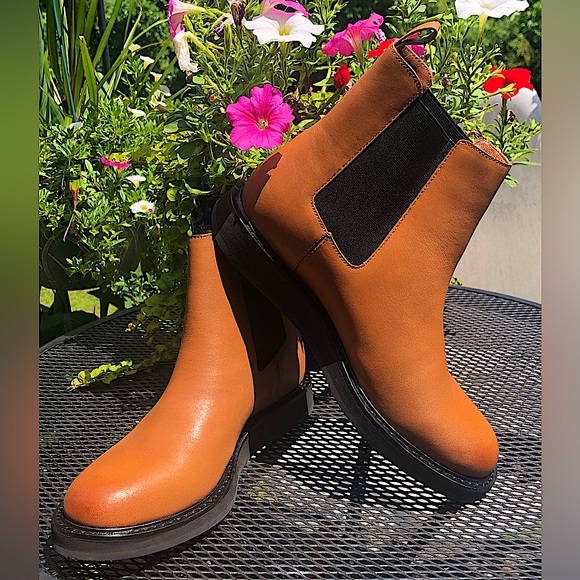 J. Crew Refined Leather Chelsea Boot In Rich Caramel. Woman’s Size 8 - Picture 1 of 10